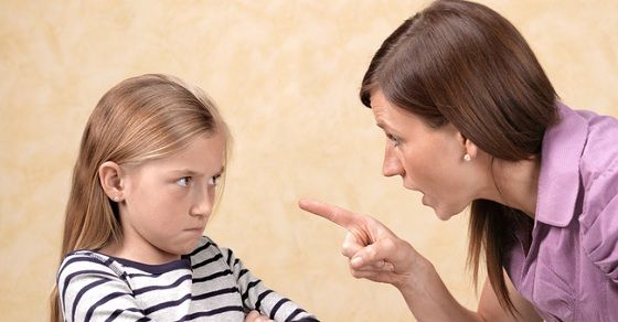 5 cách dạy con của cha mẹ đang vô tình hủy hoại con